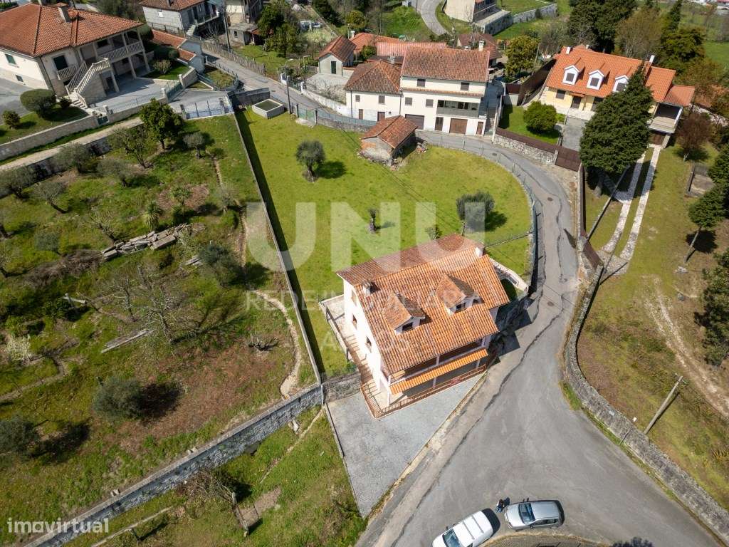 Moradia Bi-Familiar-41