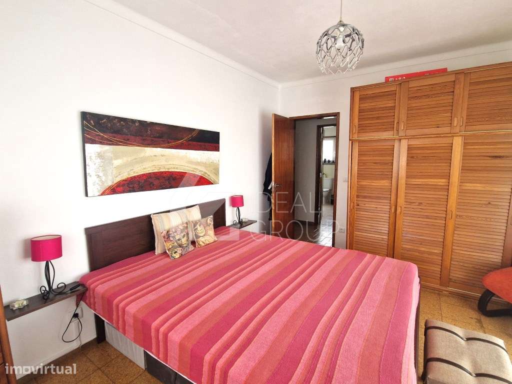 Moradia com Piscina em lote de 1.599 m² na Silveira-10