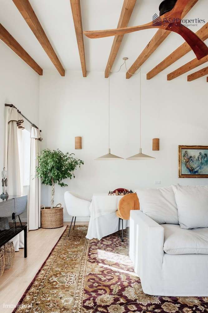 Elegante Moradia T3 Renovada com Vistas Panorâmicas em Alvor-17