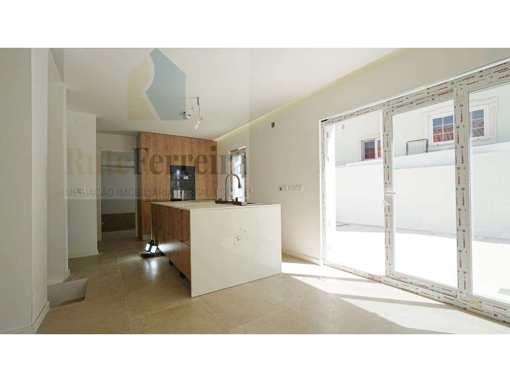 Excelente Moradia T3 totalmente remodelada em Torres Vedras!-9