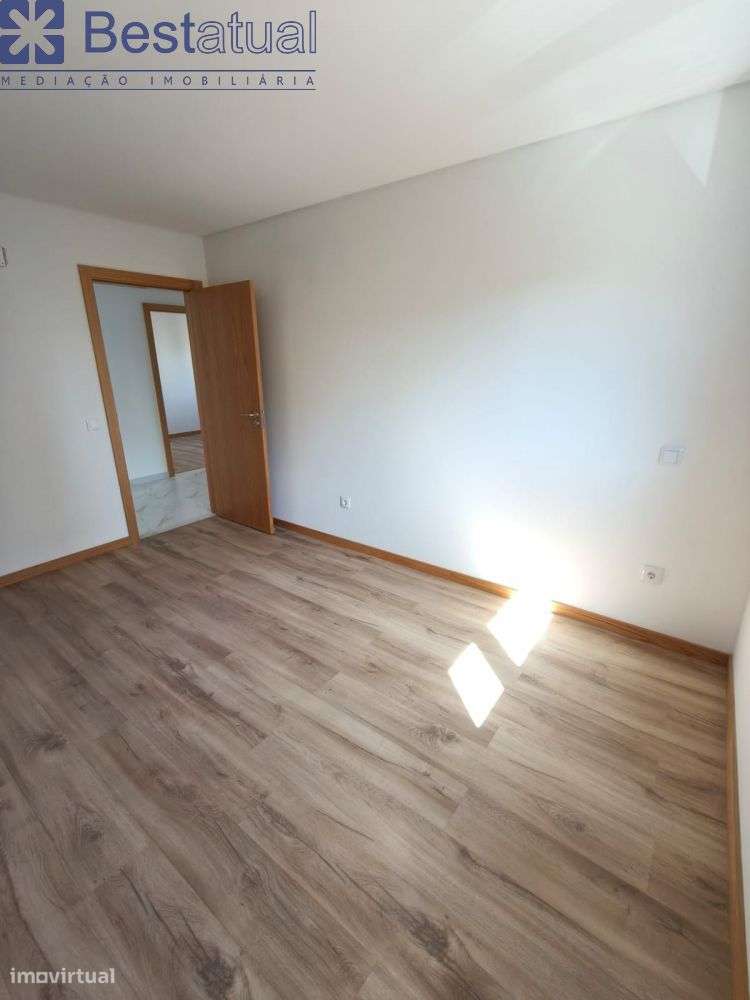 Apartamento T3 c/Lugar de Garagem P/ 2 Carros-22