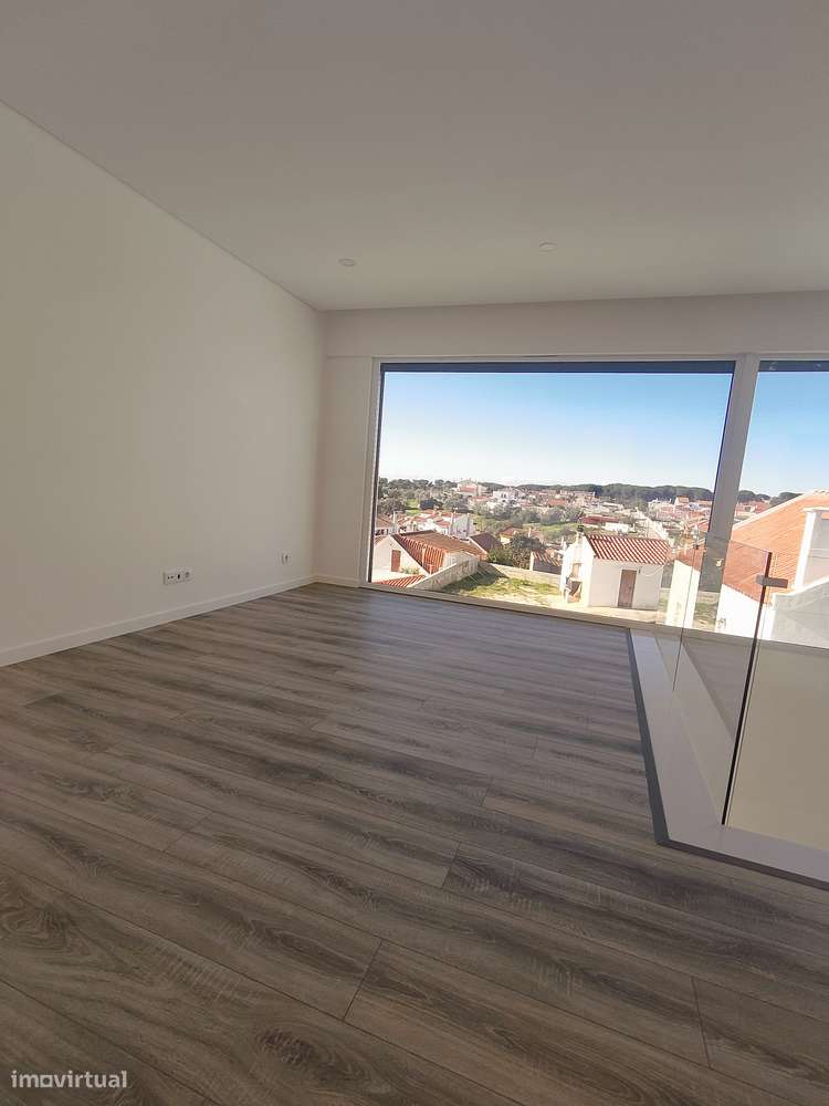 Oferta 1% do Valor de Aqusição - Moradia T4 + 1 com Piscina e Garagem-38