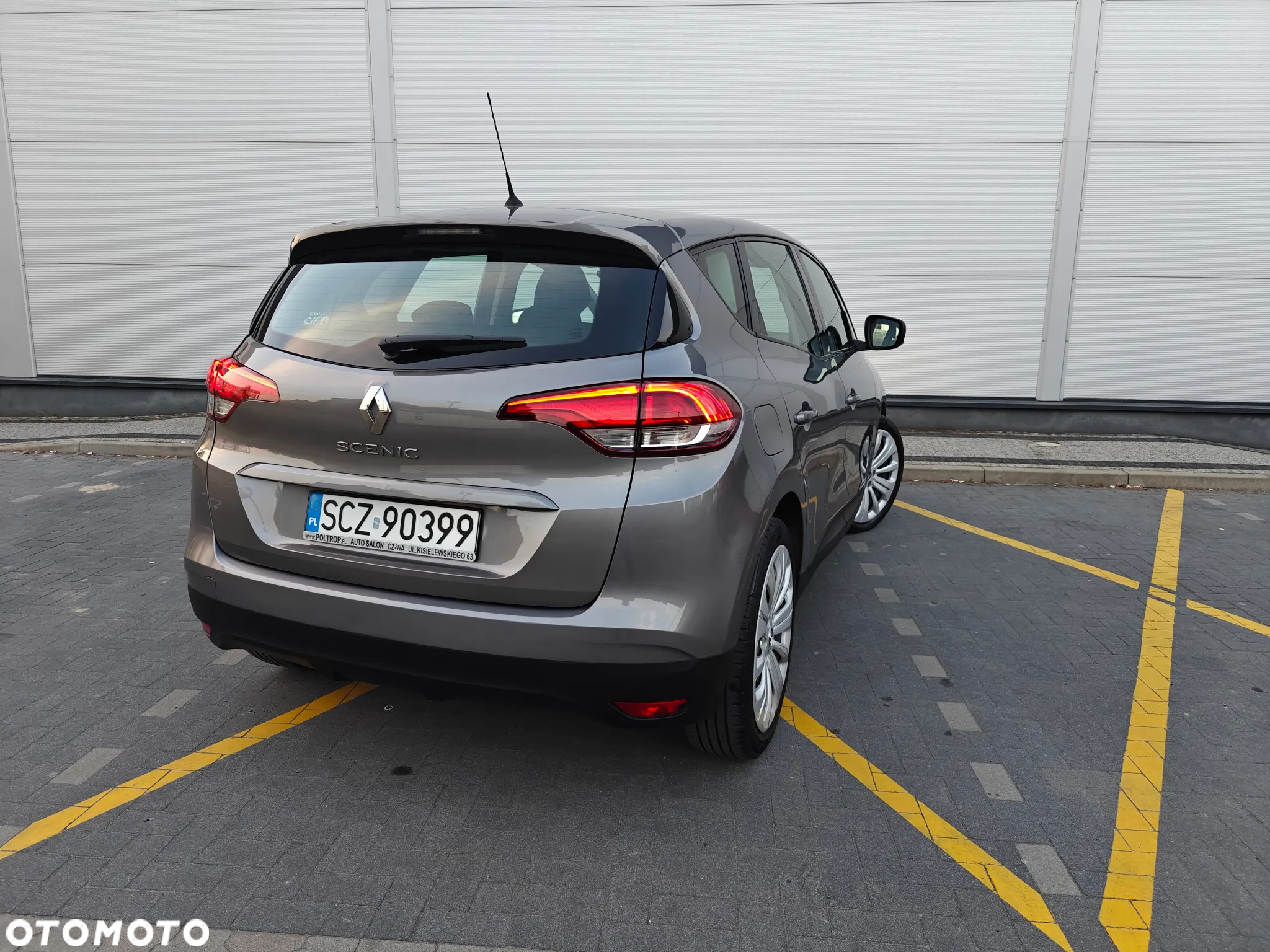 Renault Scenic 1.5 dCi Dynamique - 8