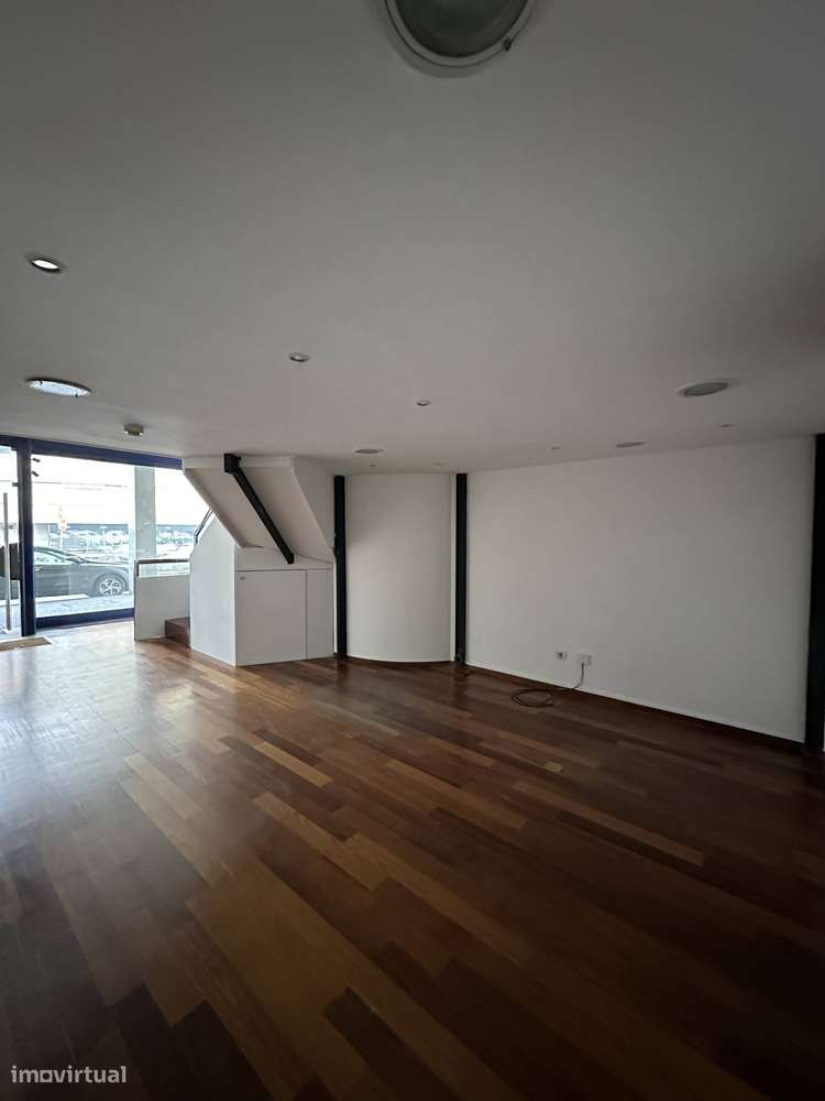 Loja Mota Galiza com armazém - Grande imagem: 5/25