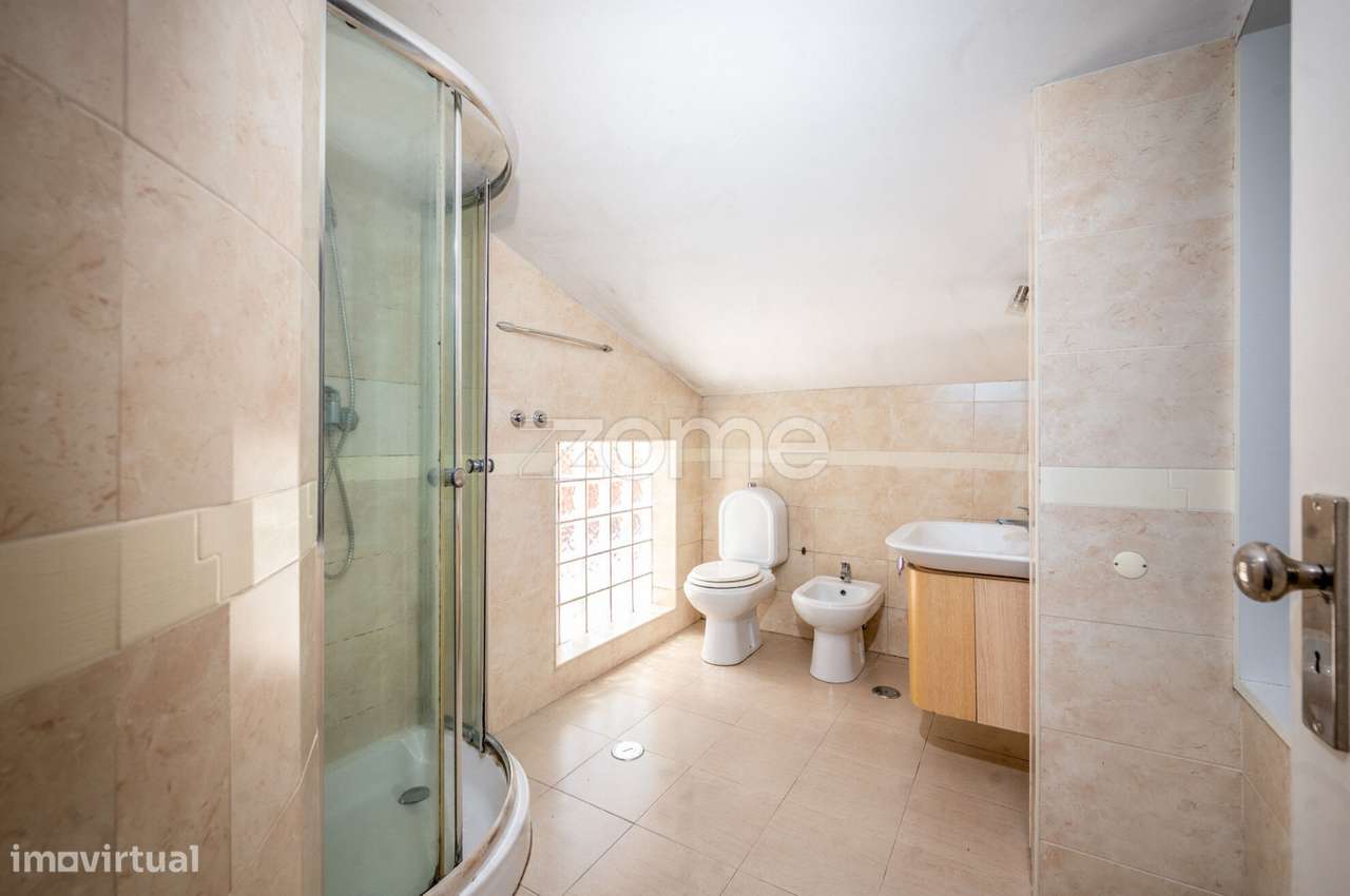 CASA EXCLUSIVA NA RUA DA COSTA (entre as Necessidades e Alcântara)-42