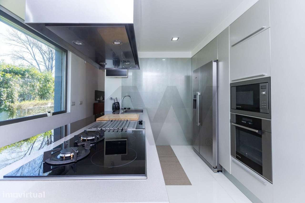 Fantástica moradia T3, com  jardim, piscina, situada em zona tranquila-24