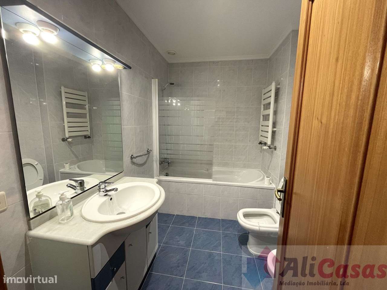 **Excelente Apartamento T2 C/Ampla varanda em Localização Privilegia-9
