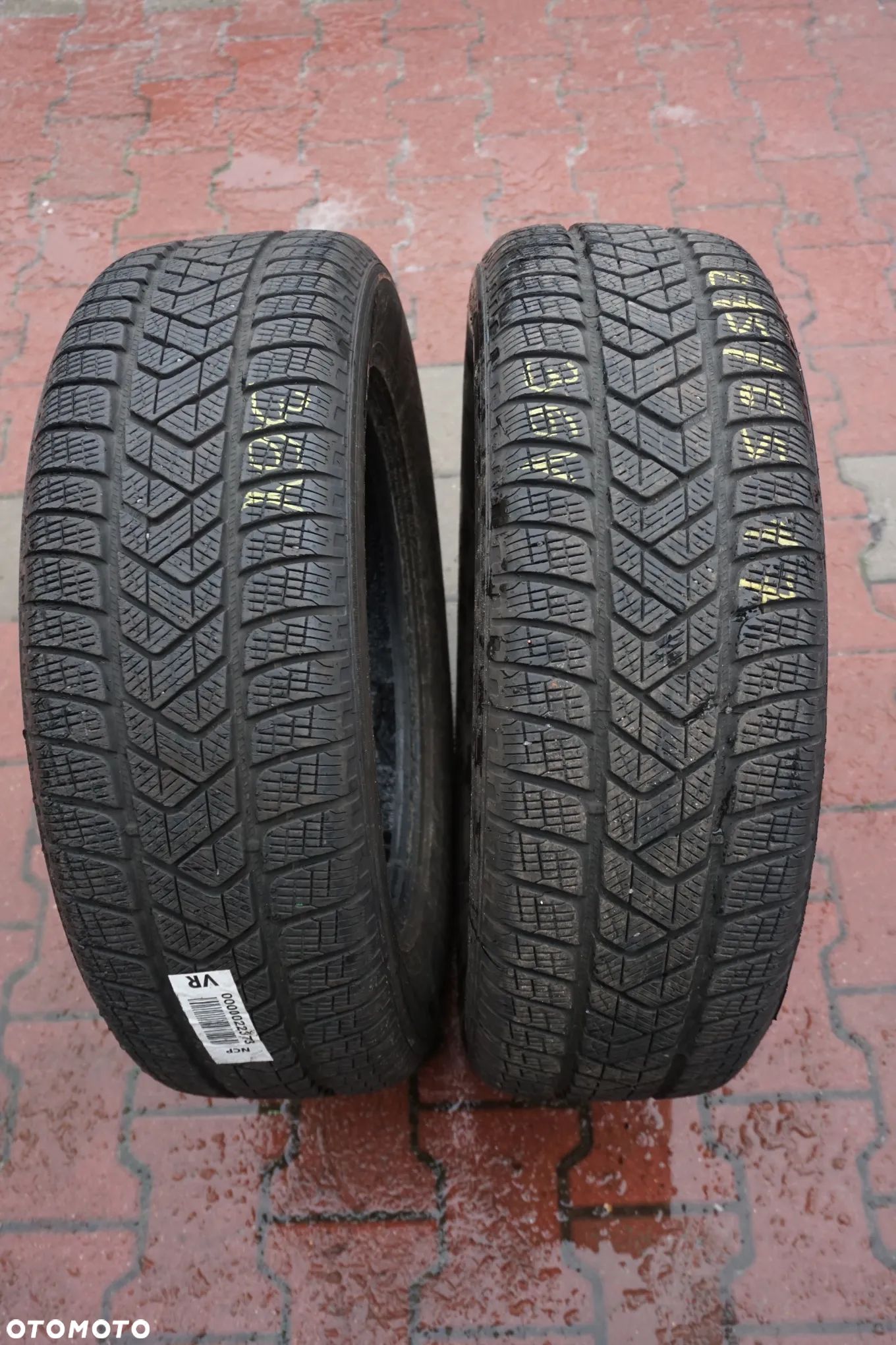 215 65 17 Pirelli Scorpion Winter - 1