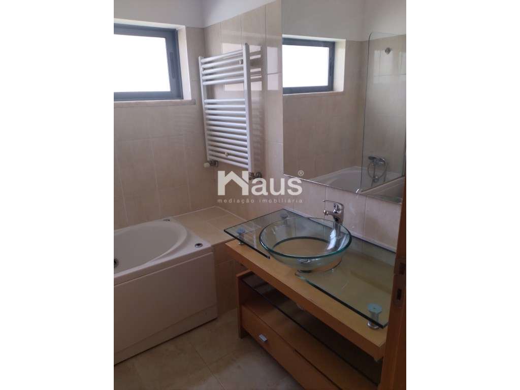 T3 com parqueamento e arrecadação-25