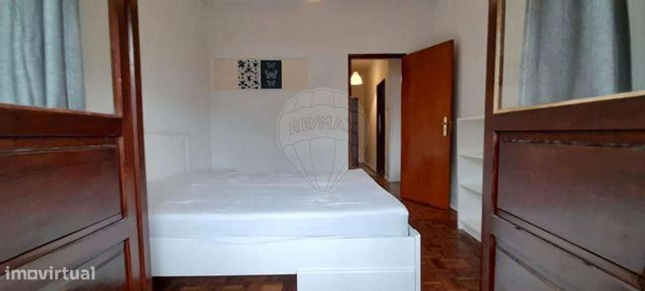 Apartamento T3 junto ao Arco da Porta Nova-8