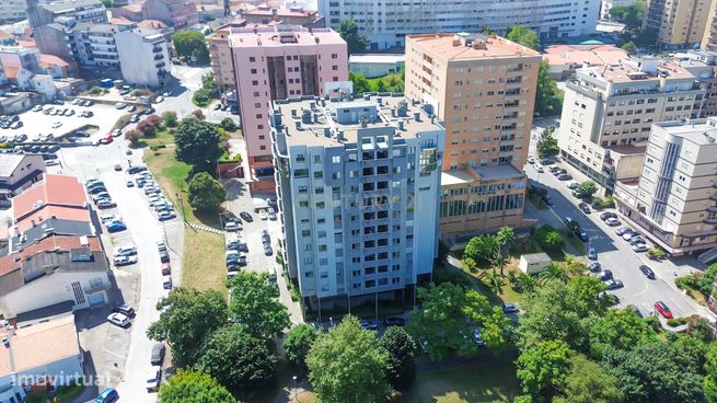 Apartamento T1+1  com garagem no centro de Vila Nova de Gaia-0