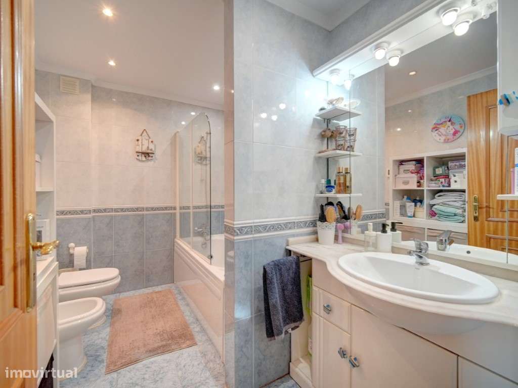 Apartamento T2 com Garagem e Arrecadação - Espaço, Conforto e Exclu...-11