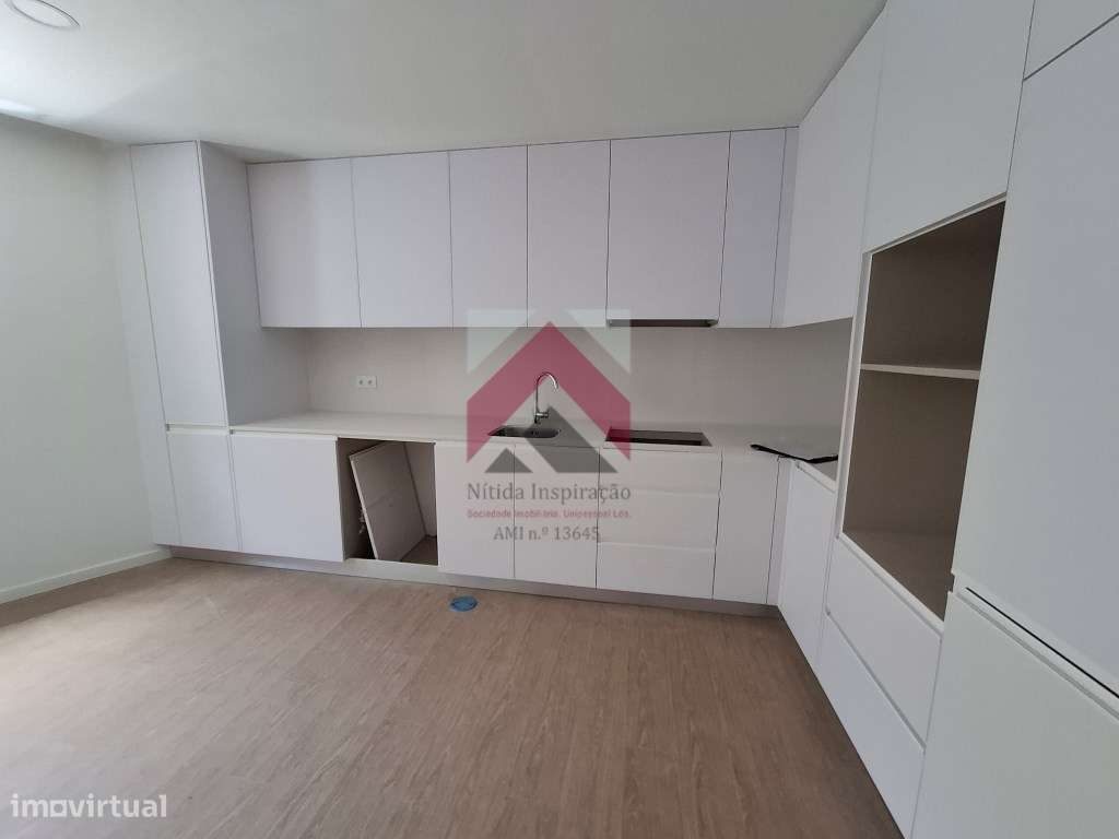 Apartamento T1 + 1 em Esgueira, Aveiro-0