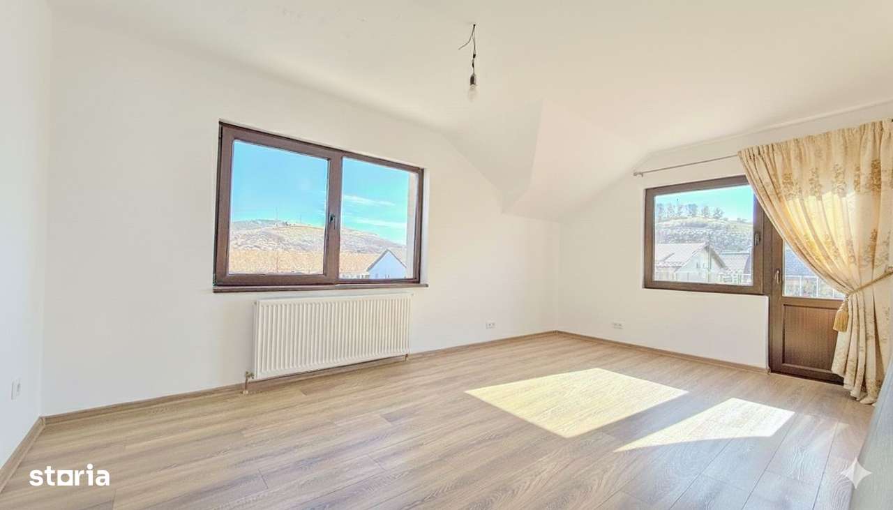 Casă spațioasă cu teren generos de 1200 mp Zonă de case noi-Tărlungeni-13