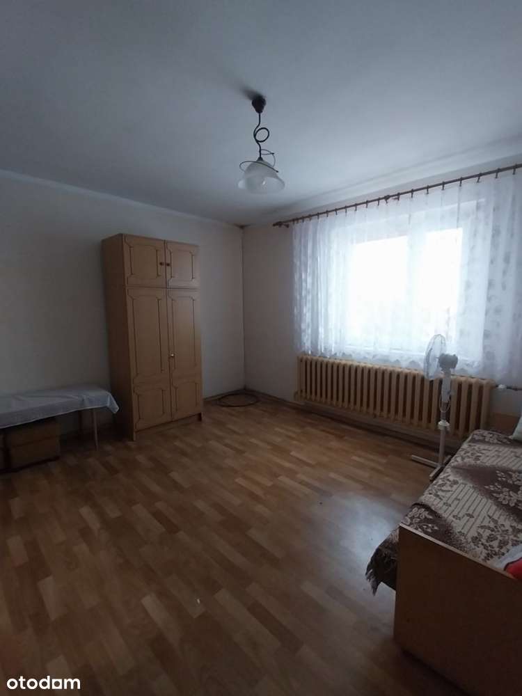 Dom z ziemią rolną .-4