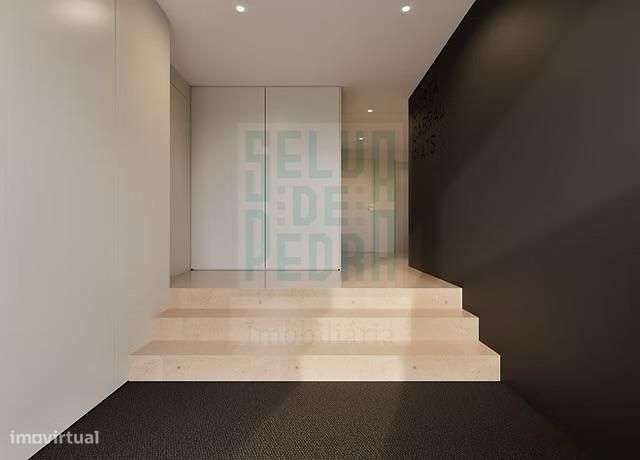 T0 novo c/ varanda e lugar de garagem-8