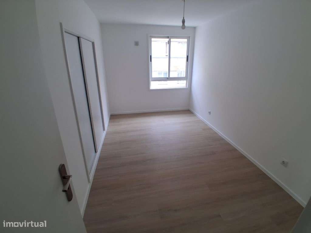 Apartamento T3 à venda em Baguim do Monte-14