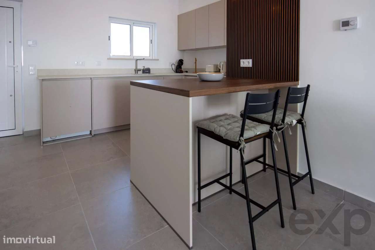 Apartamento T2 Renovado + Terraco Sul + 100m da Praia da Luz - Grande imagem: 5/22