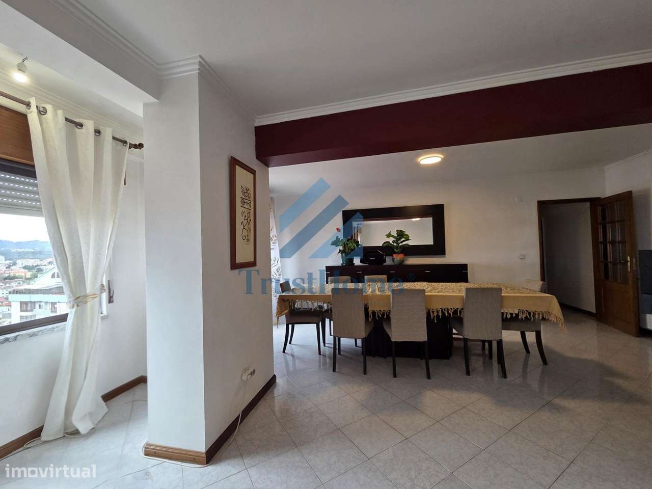 T5 duplex na Tapada das Mercês com 225m2 com lugar de parqueamento - Grande imagem: 4/40