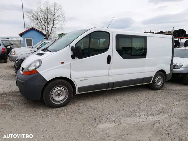 Dezmembrez piese Opel Vivaro - 1