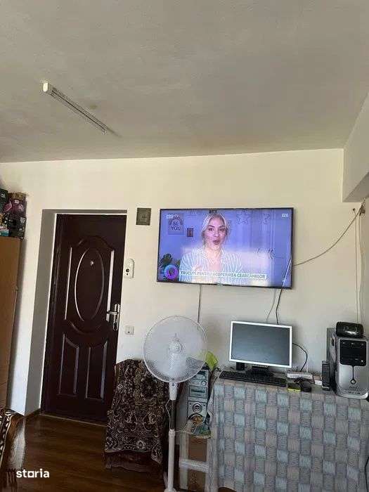 Apartament cu 2 camere, 41 mp, balcon, zona Porii - Imagine principală: 2/6