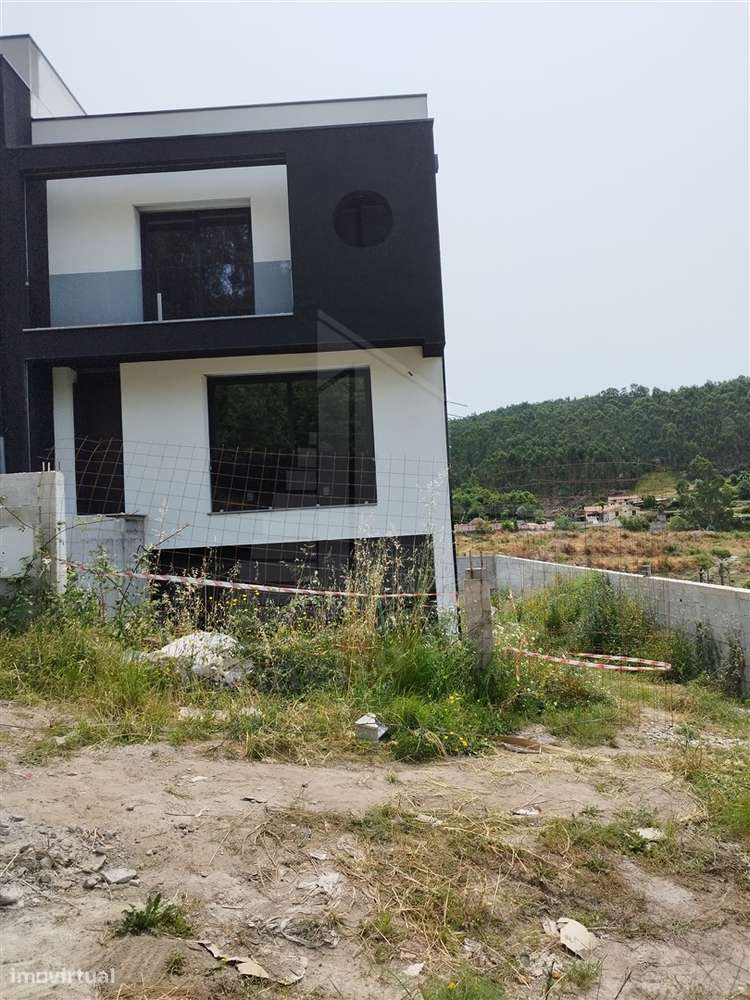 Gaveto em fase avançada de construção - Grande imagem: 4/53