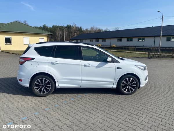 Ford Kuga 2.0 TDCi 2x4 ST-Line - 4