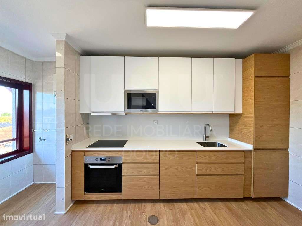 Apart. T2 Duplex Renovado | Oliveira do Douro, V.N. de Gaia - Grande imagem: 4/28