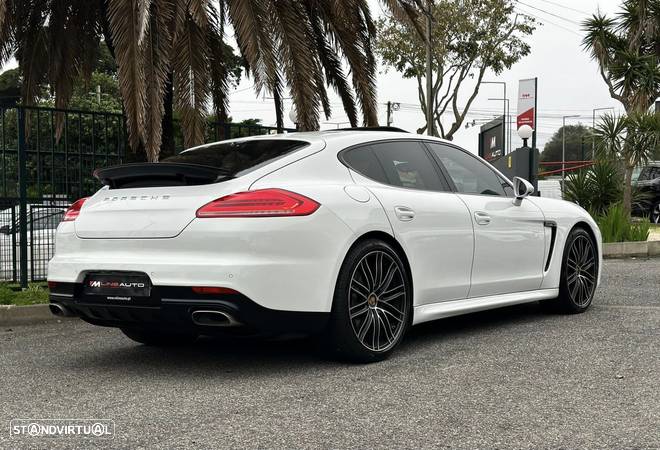 Porsche Panamera Standard - 4