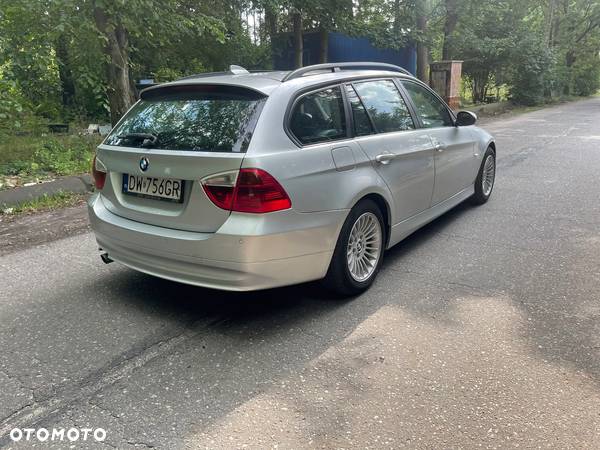 BMW Seria 3 318i - 5