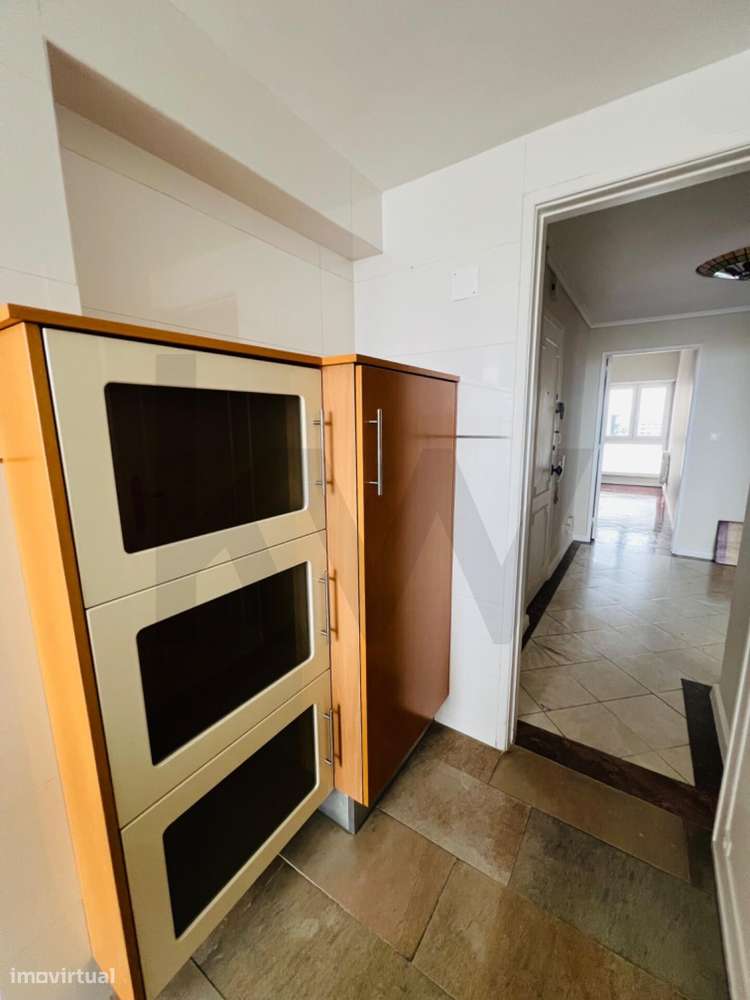 Apartamento T3 à Venda no Areeiro - Excelente Oportunidade! - Grande imagem: 5/30