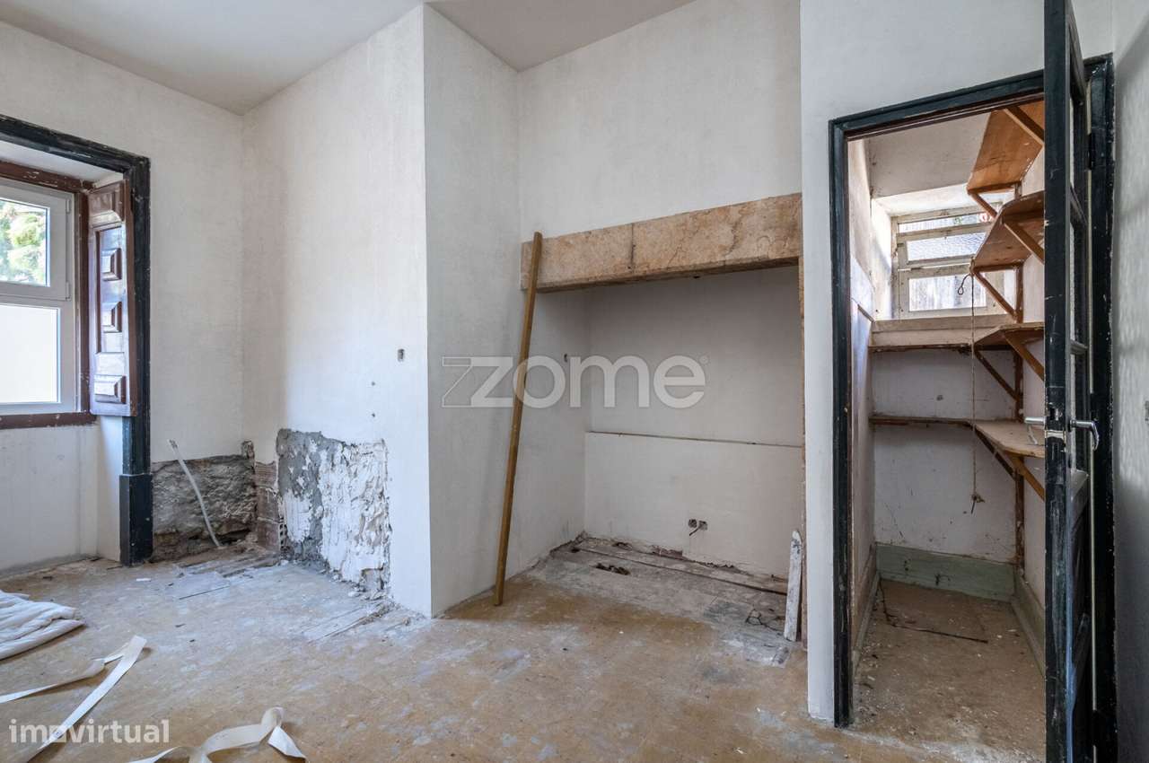 Prédio com grandes áreas no Centro de Leiria-24