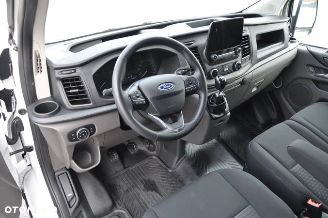 Ford TRANSIT CUSTOM L2 130KM NA GWARANCJI FABRYCZNEJ KRAJOWY 100% BEZWYPADKOWY I WŁAŚCICIEL SERWISOWANY HAK - 4