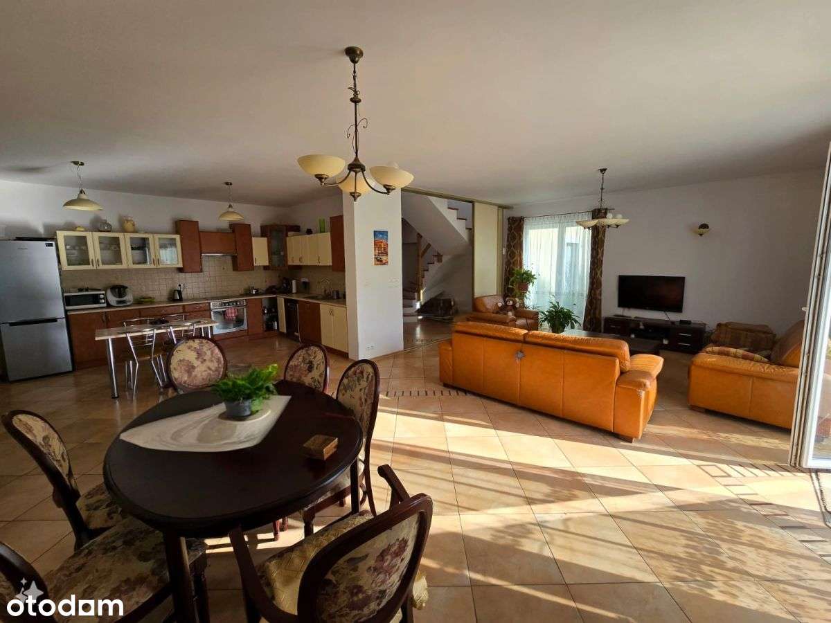 Przestronny dom na sprzedaż w Białołęce-5