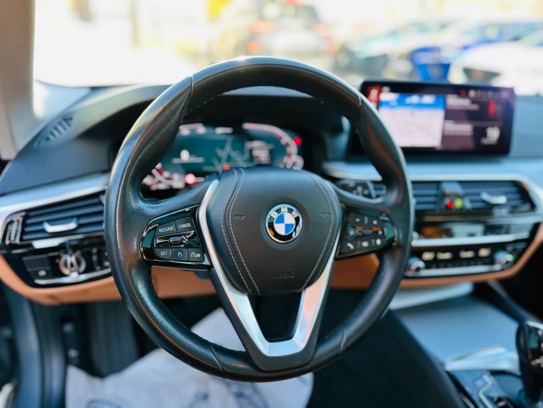 BMW Seria 5 530e xDrive Touring Aut. - 17