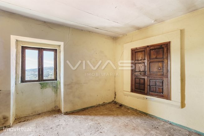 Moradia para Restaurar T2 Venda em Sande, Vilarinho, Barros e Gomide,V-25