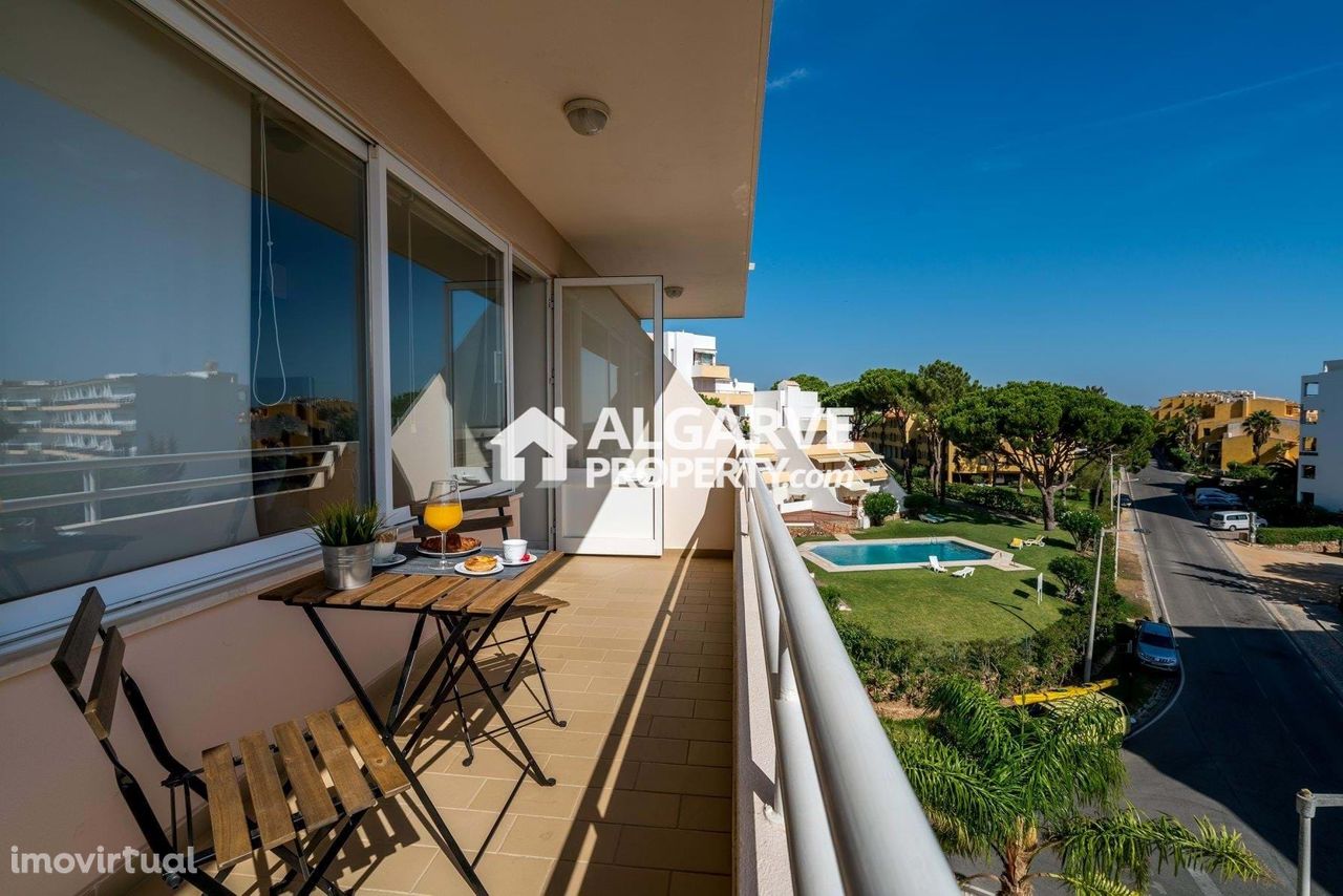 VILAMOURA - Apartamento T2 próximo da Marina com vista mar