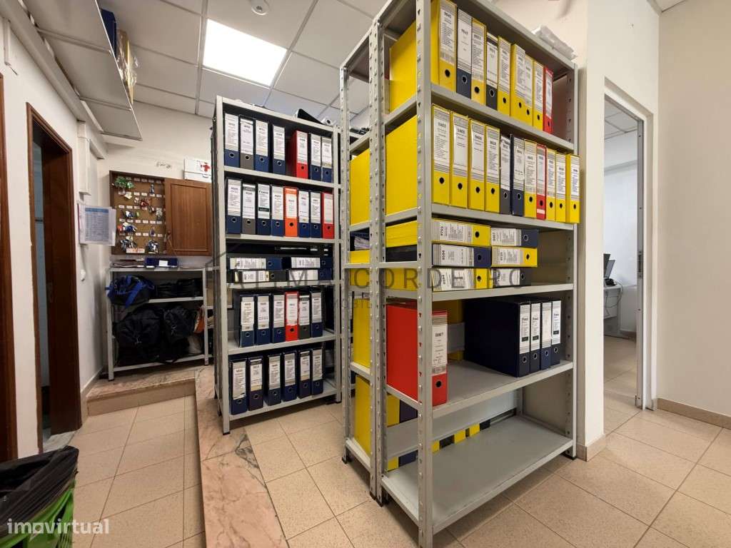 Espaço comercial para venda , localizada em Santa Marta do Pinhal, ... - Grande imagem: 4/21