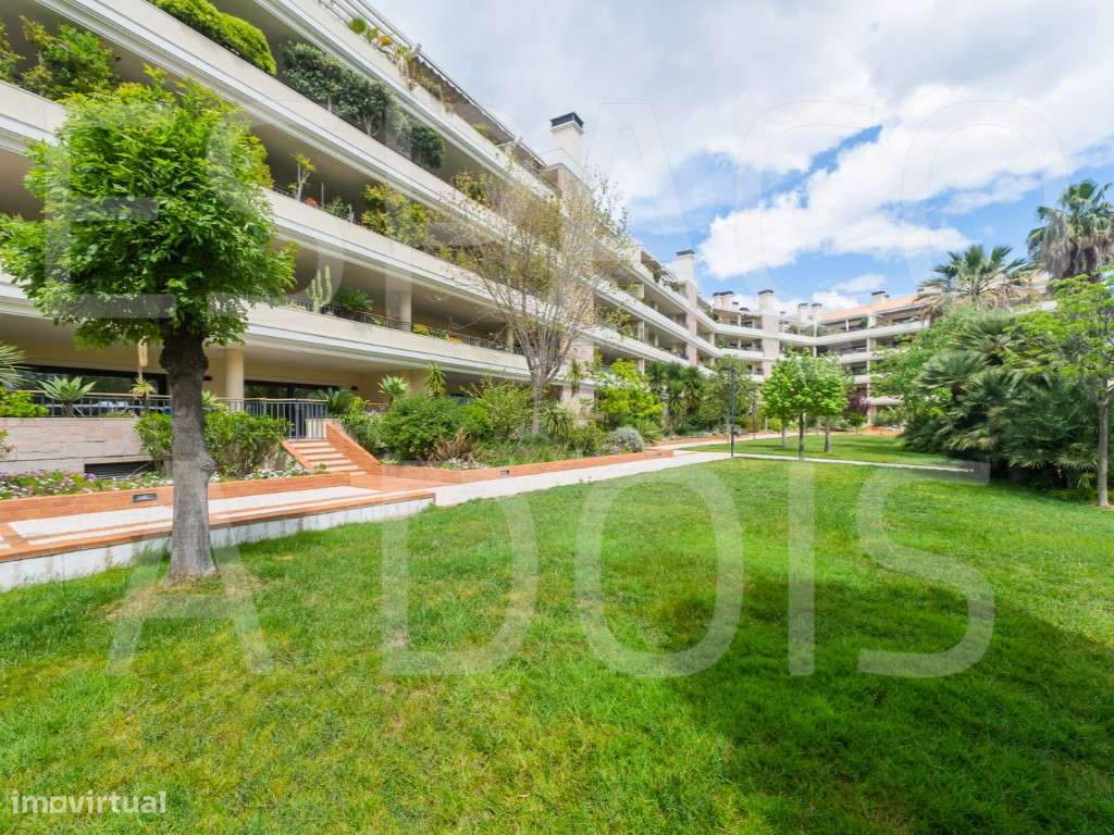 DESLUMBRANTE! Condomínio Privado com porteiro residente, vigilância...-9