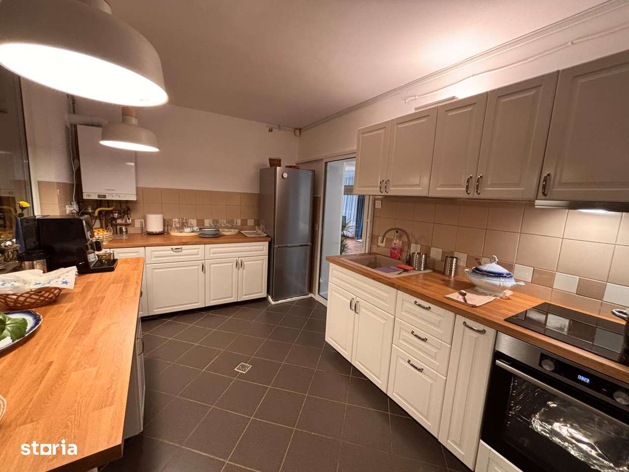 Vand Vilă turistică -  Brasov  Zona Dâmbu Morii- Busines sau locuință - Imagine principală: 5/20