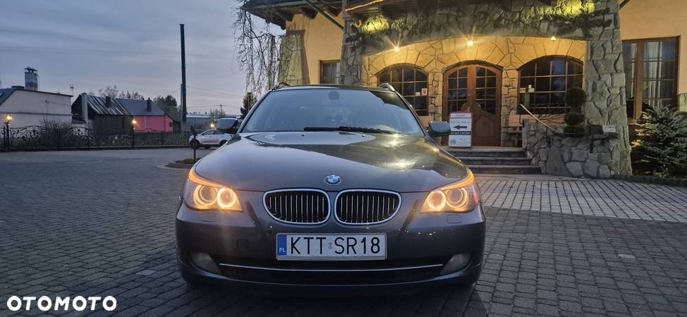 BMW Seria 5 525d xDrive Touring - 6