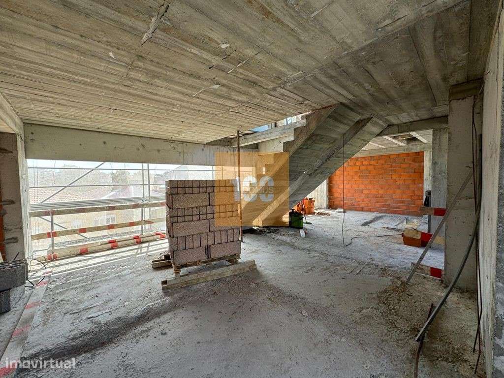 T2 duplex novo com varanda - Fontinha Lux Apartments - Grande imagem: 4/54