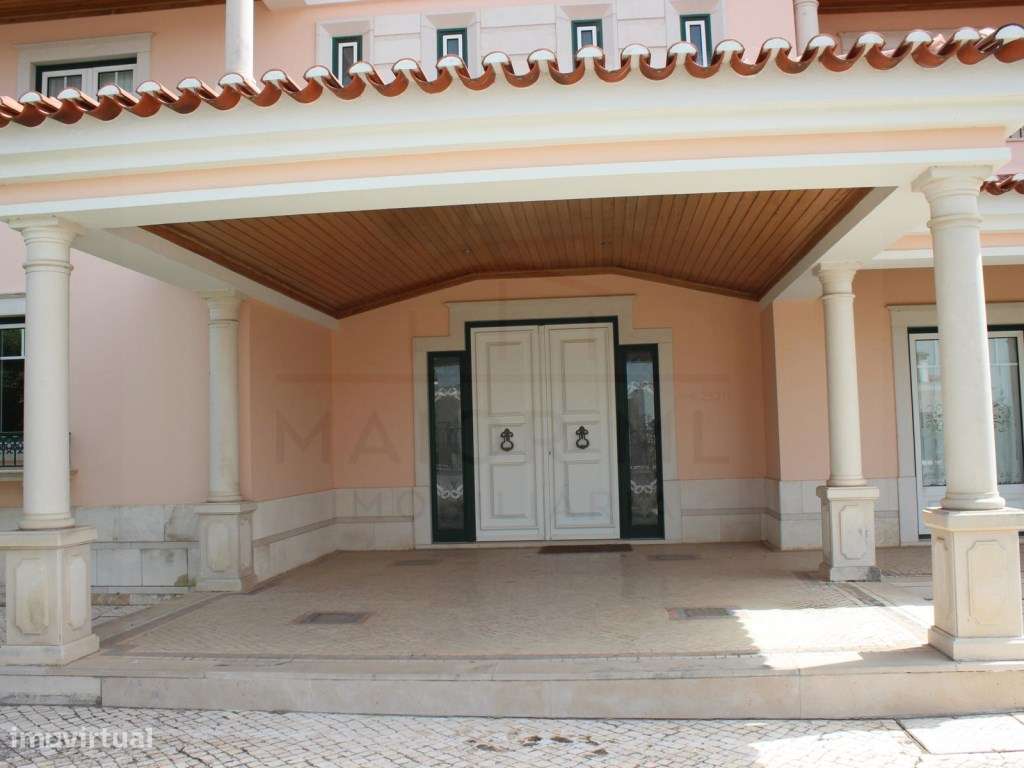 Luxuosa moradia T5 + 1 em Rio Maior-5