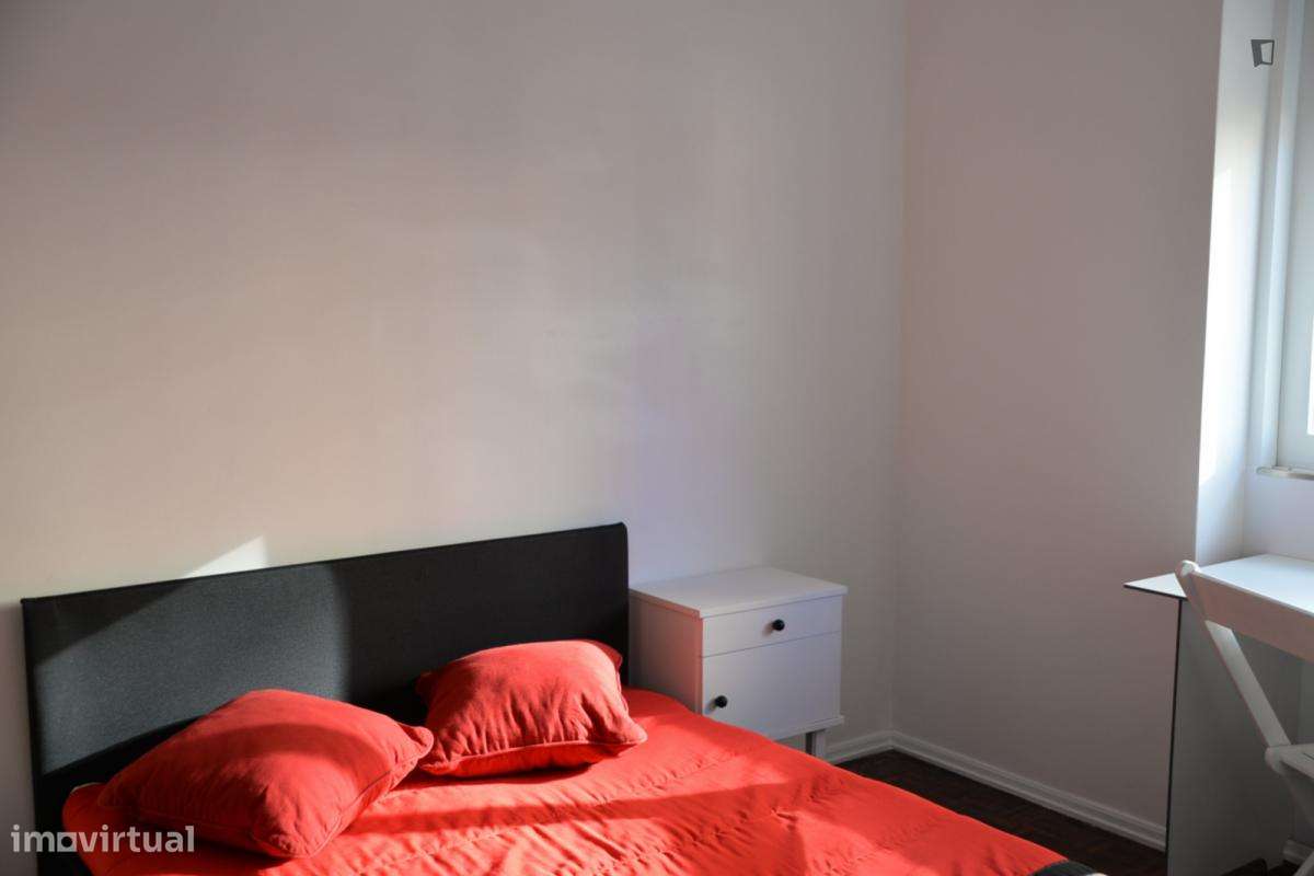 Quarto - localizado em Olivais Coimbra - Grande imagem: 4/6