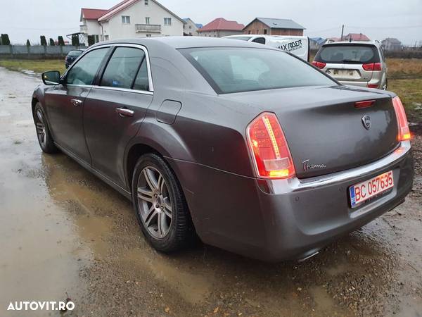 Dezmembrez Lancia THEMA Chrysler 300C 2011 motor 3.0d 239cp cod EXF euro 5 usa portiera stanga dreapta fata spate bara macara geam turbina injector aripa oglinda dezmembrari piese caseta de directie - 4