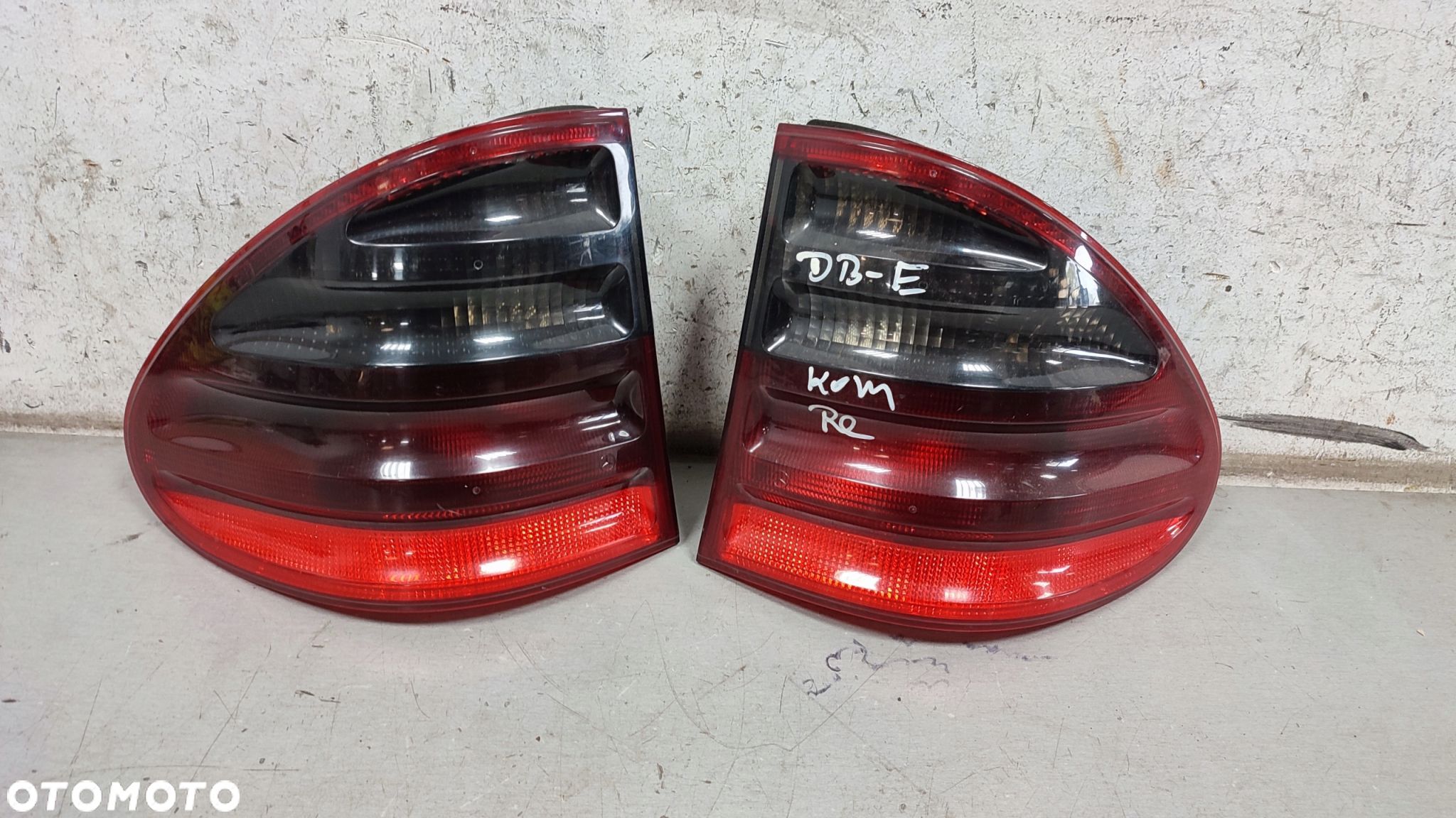 Lampy Tył Komplet Mercedes W210 Kombi - 1