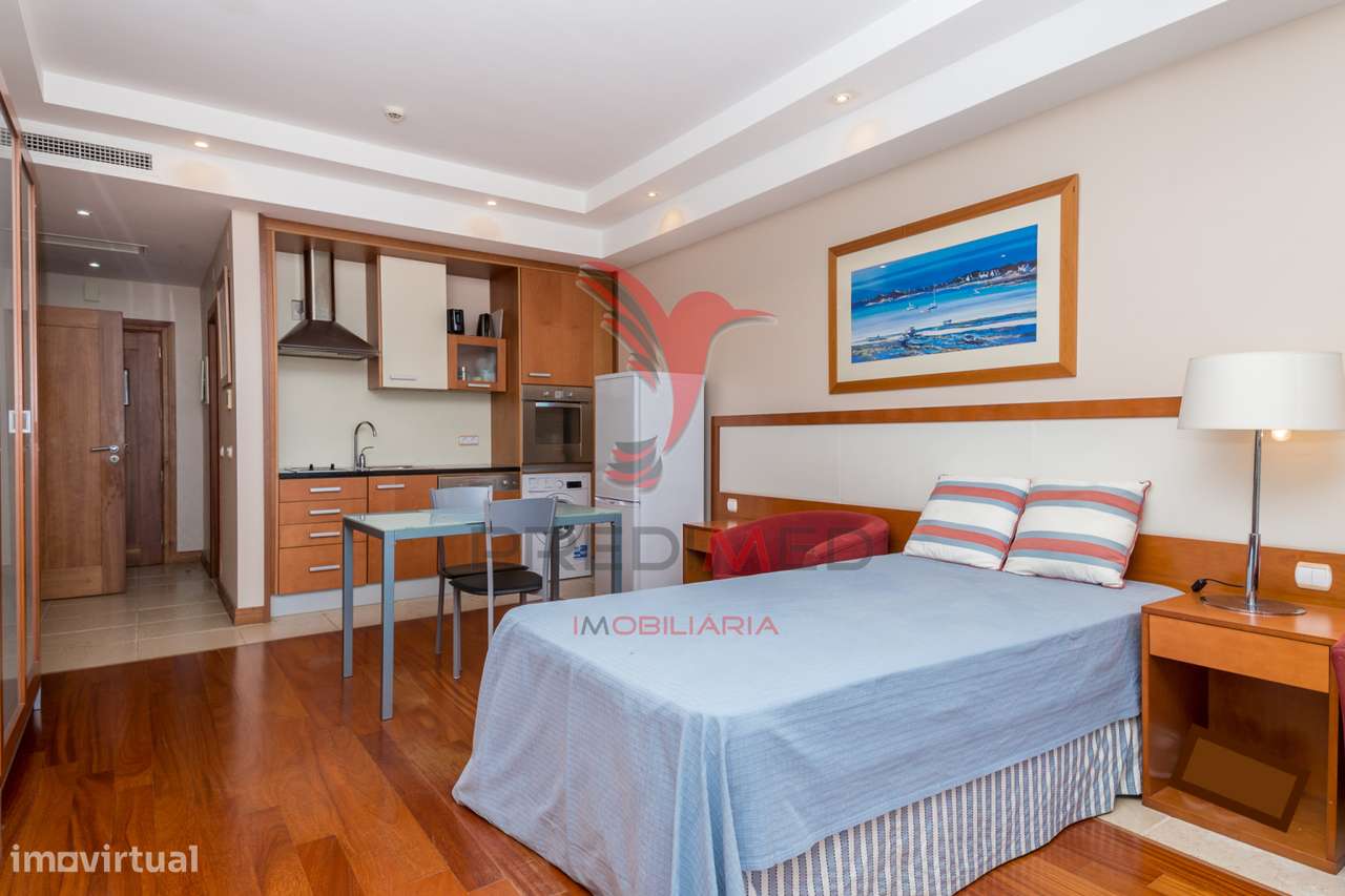 T1 no Condominio Boca do Rio - Grande imagem: 4/24