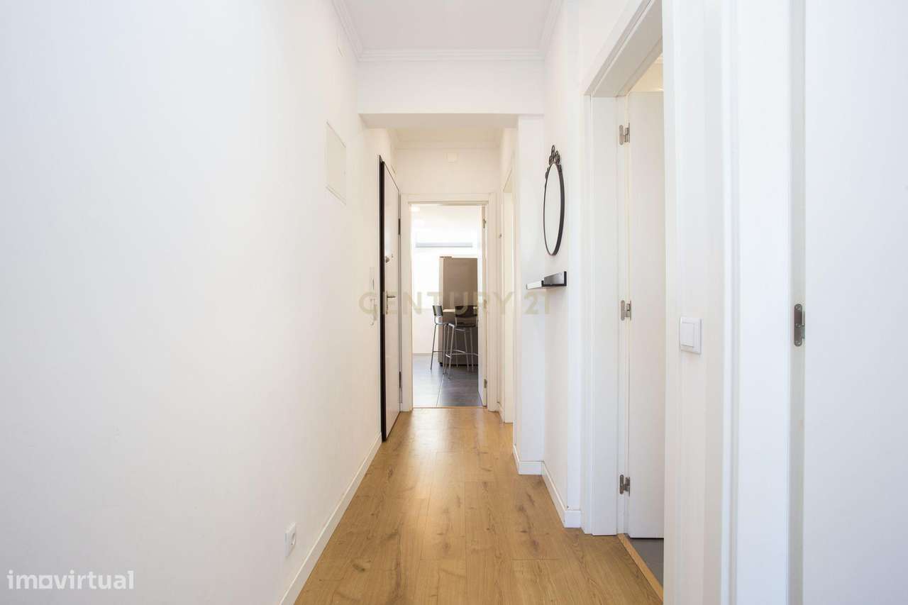 Apartamento T2 a venda Renovado e Mobilado | Pronto a Habitar-5
