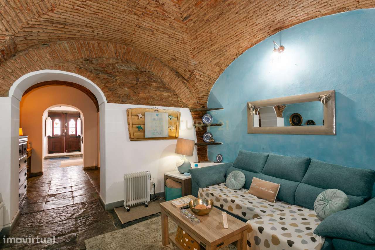 Rés-do-Chão de Moradia T4 com 4 suítes no centro de Mourão - Alentejo-19