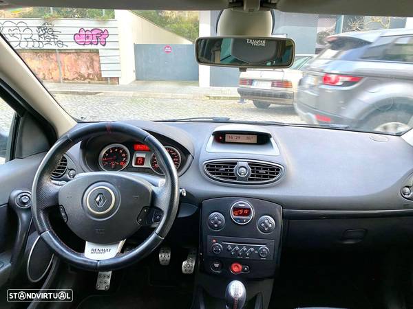 Renault Clio 2.0 16V Sport - 26